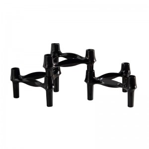 Треугольный подсвечник